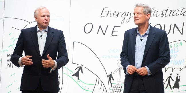 BP CEO Bob Dudley, left, and chief economist Spencer Dale speak during a session at the One Young World Summit in London on Oct. 23, 2019. Photo: Facundo Arrizabalaga/EPA-EFE/Shutterstock