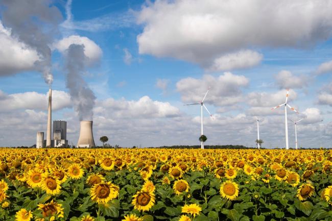 Coal and wind power in Mehrum, Germany, in August. Credit...Julian Stratenschulte/DPA, via Associated Press
