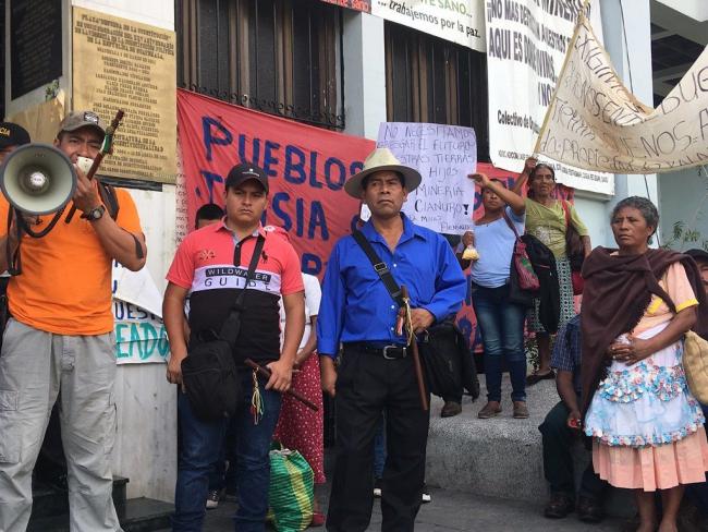 Protests against the Escobal silver mine outside the Constitutional Court of Guatemala in 2018. Photo via Earthworks / Flickr (CC BY 2.0)