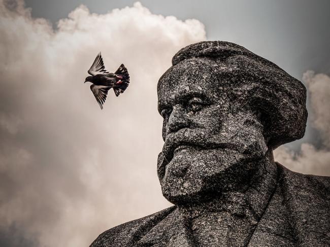 Monument to Karl Marx outside Bolshoi Theater in Moscow, 2019. (TxeTxu / Flickr)