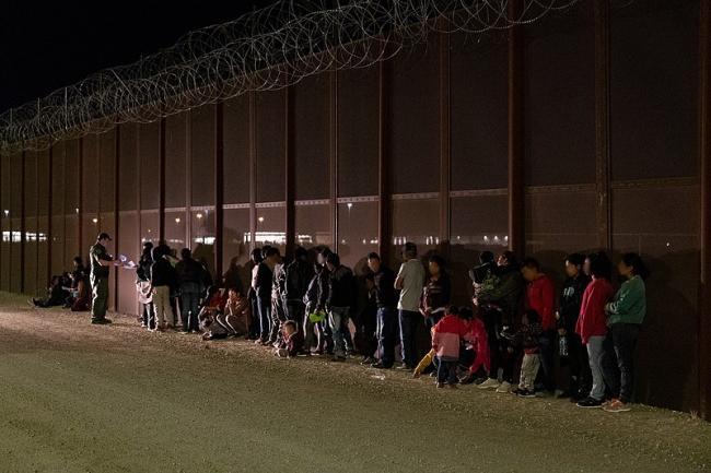 US Mexico border crossing apprehension