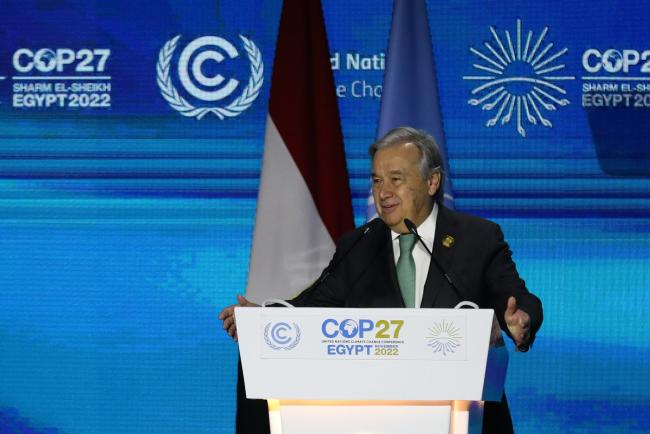 United Nations Secretary-General António Guterres addresses COP27 delegates in Sharm el-Sheikh, Egypt. Photo via UNFCCC / Flickr (CC BY-NC-SA 2.0)
