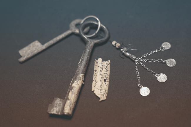 Keys to Rana Abdulla’s family home in Umm Khalid, Palestine (now Netanya, Israel), late 1800s‐early 1900s. Courtesy of Rana Abdulla, photo: Aaron Cohen, CMHR