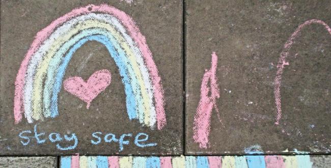 Sidewalk chalk rainbow - Image: Amanda Slater/Flickr