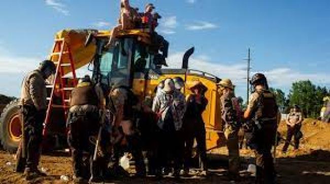 DEMONSTRATORS PROTEST LINE 3 PIPELINE. IMAGE:  NICOLE NERI/BLOOMBERG VIA GETTY IMAGE