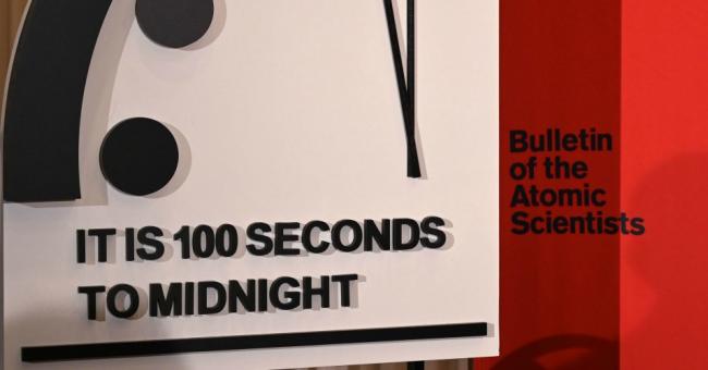 The Doomsday Clock reads 100 seconds to midnight—a decision made by the Bulletin of Atomic Scientists—during an announcement at the National Press Club in Washington, D.C. on Jan. 23, 2020. (Photo: Eva Hambach/AFP via Getty Images)