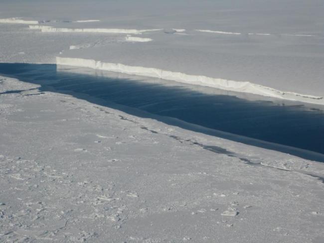 Ice shelf - NASA/JPL-Caltech/UC Irvine