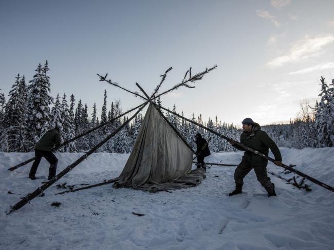 Supporters of the Wet'suwet'en hereditary chiefs and who oppose the Coastal GasLink pipeline set up a support station at kilometre 39, just outside of Gidimt'en checkpoint near Houston B.C., on Wednesday January 8, 2020. PHOTO BY JASON FRANSON /THE CANADIAN PRESS