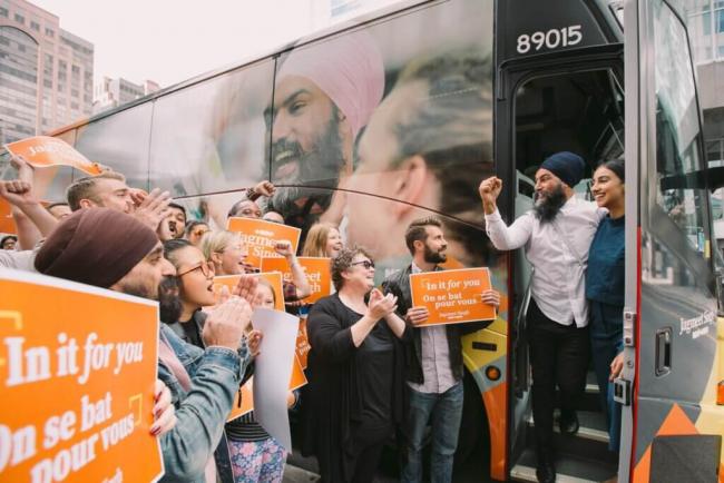 HEAD OF THE NEW DEMOCRATIC PARTY JAGMEET SINGH GREETS SUPPORTERS ON NOVEMBER 18, 2019. (PHOTO: CANADA’S NDP/LE NPD DU CANADA/FACEBOOK)