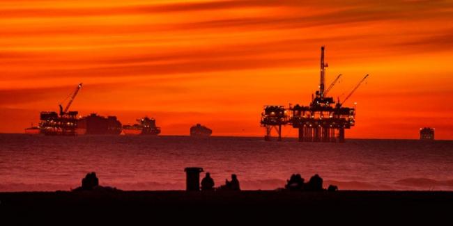 offshore oil rig - Photo by Leonard Ortiz/MediaNews Group/Orange County Register