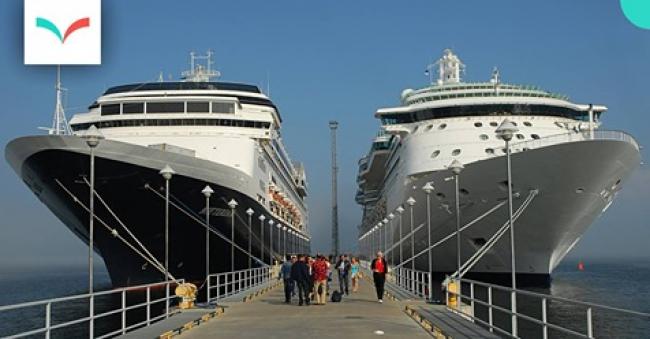 Docked cruise ships - photo sgbirch/flickr