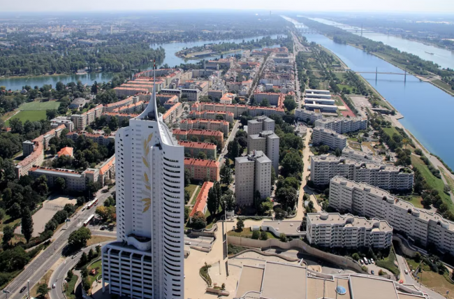 The Wohnpark Neue Donau housing project in Vienna, Austria. Niiice. © C.Stadler/Bwag