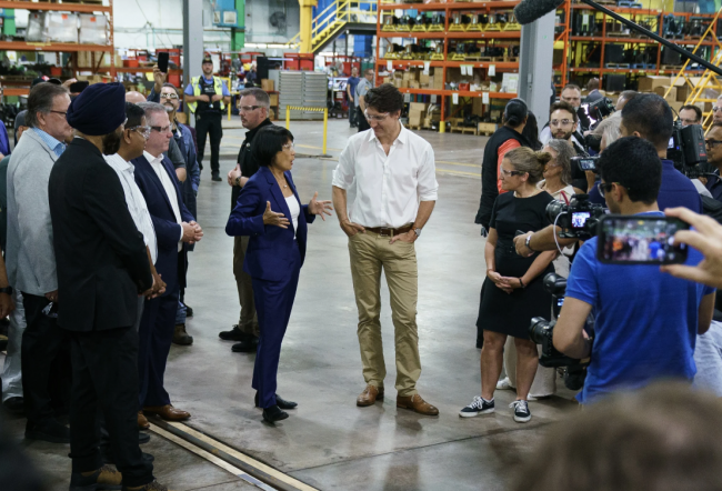 Prime Minister Justin Trudeau stands with Deputy Prime Minister Chrystia Freeland and Toronto Mayor Oliva Chow to announce the Canada Public Transit Fund, Photo via Trudeau/X