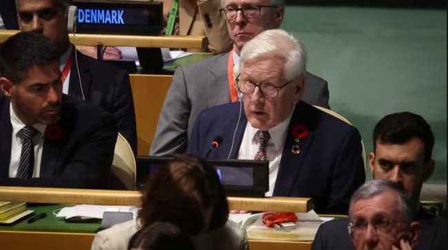 Canada's Ambassador to the United Nations Bob Rae speaks during a special session of the UN General Assembly on Oct. 27, 2023. (Mike Segar/Reuters)