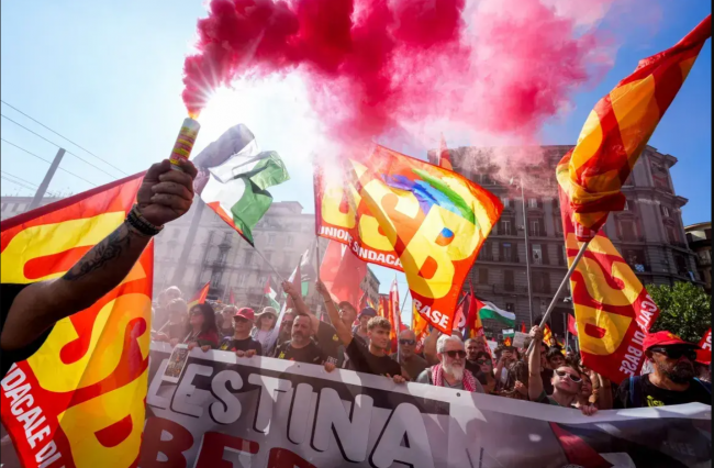 Italian trade unionists rally in Naples as part of a day of strikes and protests in solidarity with Gaza PHOTO: Matteo Ciambelli/Reuters