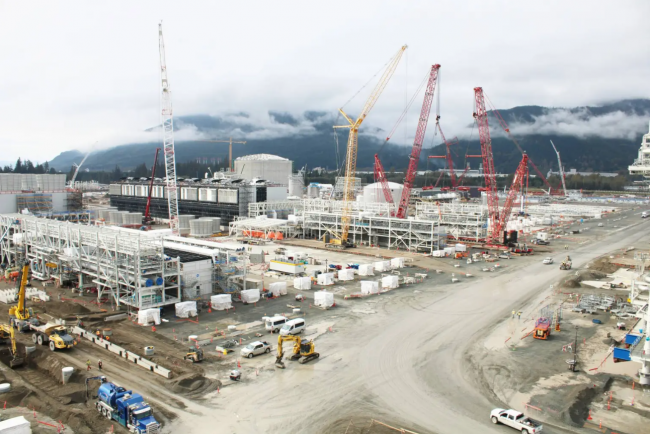 View from above of progress on a portion of the LNG Canada terminal in Kitimat. (Michael Bramadat-Willcock/Terrace Standard file photo) Read more at: https://vancouverislandfreedaily.com/2025/12/07/letter-pipelines-and-lng-terminals-dont-lead-to-cleaner-future/