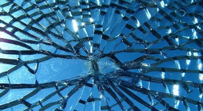 Shattered glass by Jef Poskanzer CC 2.0/wikimedia commons