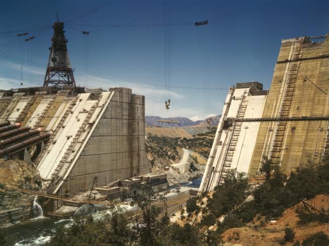 Shasta Dam under construction