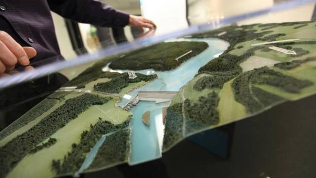 A model of the proposed Site C Dam at the Community Consultation Office in Fort St. John, B.C. (Deborah Baic/The Globe and Mail)