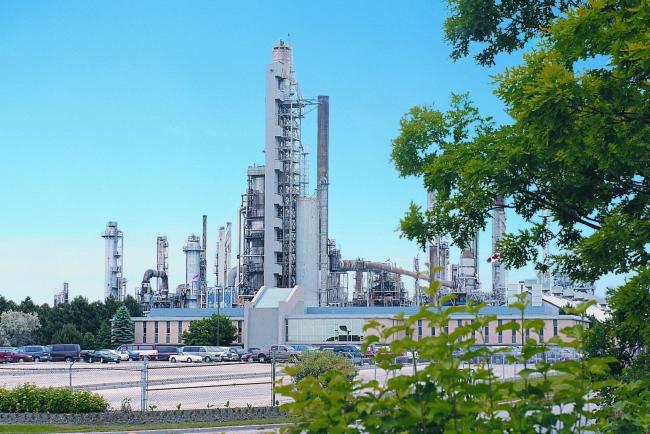 Suncor's oil refinery in Sarnia, Ont. Photo by Suncor Energy / Flickr (CC BY-NC-ND 2.0)