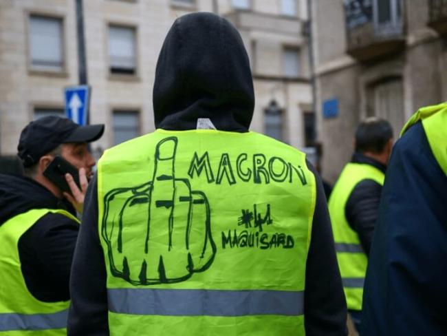 As Macron Prepares New Repressive Measures Yellow Vests and Red Unions Strike Together