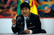 Evo Morales - warning finger