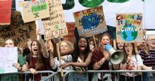 Students take part in a climate rally in London's Parliament Square on May 24, 2019. (Photo: Dan Kitwood/Getty Images)