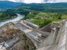 BC Hydro’s Revelstoke hydroelectric dam spans the Columbia River. Drought forced the utility to import expensive power from Alberta and the US in 2023. Photo via Shutterstock.